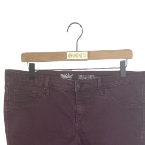 MOSSIMO by Target burgundy denim mid rise jeans // 14 - Picture 9 of 10